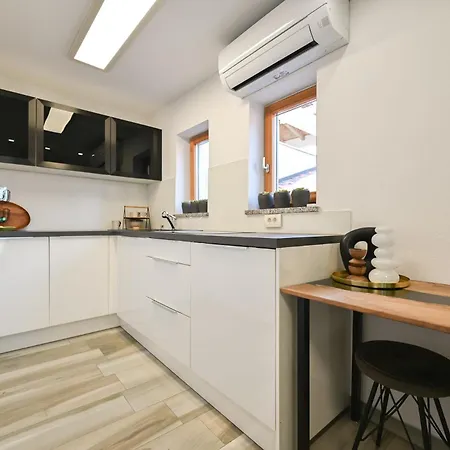 Apartma Medosi * Изола
